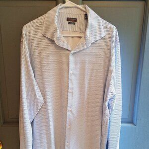 Van Heusen Traveler Men's Dress Shirt - NWOT